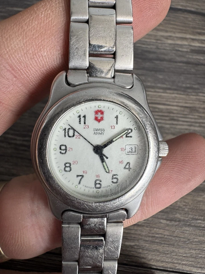 Reloj de Oficial Victorinox 2001 Ejército Suizo Damas Cuarzo 28mm - Esfera Esmaltada Foto 1 de 4