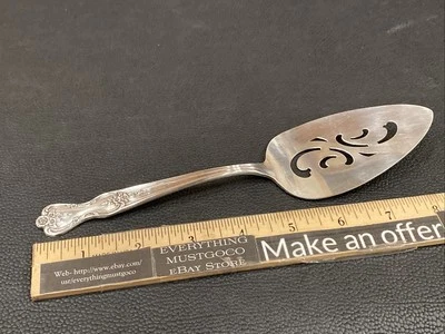 Vtg WM Rogers Mfg Co Extra Plate Cake Pie Server Original Silver Plate 8.5” Long - Image 1 of 4