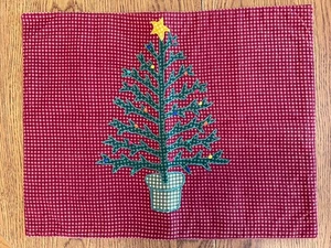 4 Kiste & Fass Weihnachten Tischsets weinrot Gingham bestickt gemütlich Landhaus - Bild 1 von 24