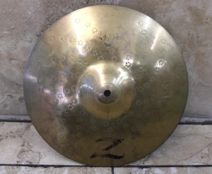 AVEDIS ZILDJIAN Z PIATTO HI-HAT PERSONALIZZATO FONDO 13 POLLICI / 1069 grammi - Foto 1 di 8
