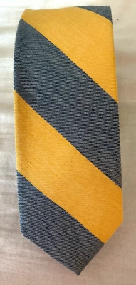 J. ЭКИПАЖ СДЕЛАНО В США ЖЕЛТЫЙ/СИНИЙ В ПОЛОСКУ ЛЬНЯНОЙ/ШЕЛКОВЫЙ ТОНКИЙ ГАЛСТУК - Изображение 1 из 4
