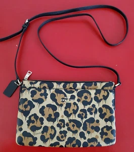Bolso de Mano Bandolera Coach Estampado Ocelote Granulado Cruzado (COACH No. D158136422) - Imagen 1 de 5