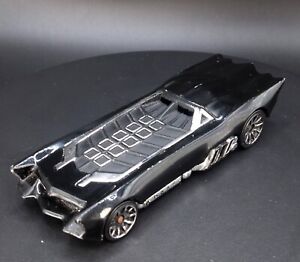 Hot Wheels ☆ Batman ☆ (Y5155) DC Universe Character Cars  2014 Mattel 