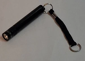 Linterna Mag-Lite Solitaire Batería AAA Individual Negra Excelente Usada  - Imagen 1 de 5