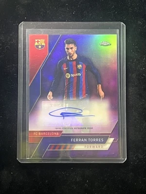Ferran Torres 2022-23 Topps Chrome Barcelona Base Auto Purple Refractor /15 - Image 1 of 2