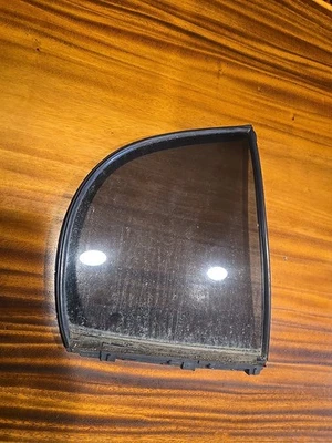 98-05 Lexus GS300 GS400 OEM trasero derecho esquina cuarto ventana cristal P Foto 1 de 2
