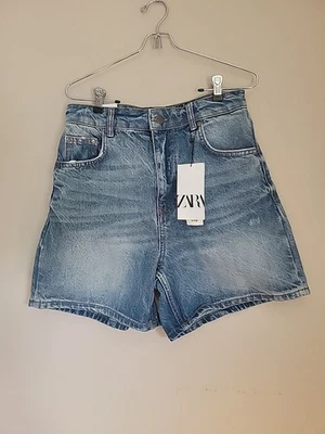 Bermudas de mezclilla Zara para mujer de los 90 talla 6 nuevas con etiquetas desgastadas 5 pulgadas  Foto 1 de 4