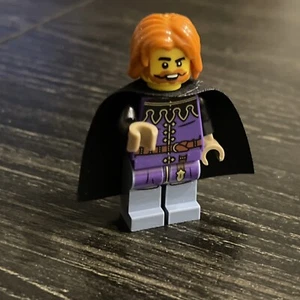 LEGO Castillo Minifigura - Recaudador de Impuestos de la Reina del Set 10332 - Imagen 1 de 5