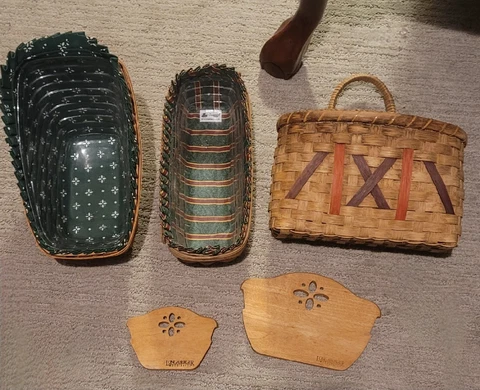 3 Signed Longaberger baskets In Excellent Conditon and 2 Longaberger dividers Cover