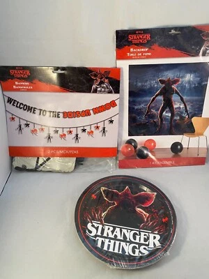 STRANGER THINGS Escena Setter Halloween Telón de Fondo Fiesta Banner Platos Demogorgon Foto 1 de 4