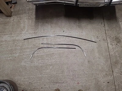 Oldsmobile Delta 88 1971-73 cupé de 2 puertas moldura superior de vinilo Foto 1 de 4