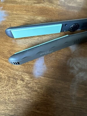 Plancha de pelo de cerámica recta Remington Wet 2 1 pulgada Foto 1 de 4