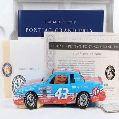 RICHARD PETTY 1984 AUTOGRAPH FRANKLIN MINT #43 STP 200TH WIN PONTIAC W/BOX XRARE - Image 1 of 4