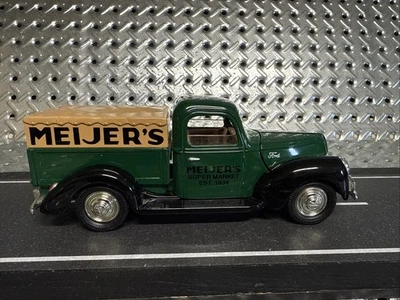 Liberty 1940 Ford Pickup Hemmings Motor News Die-Cast 1/25 Scale Coin Bank & Key - Image 1 of 4