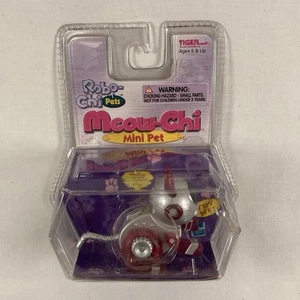 Hasbro Tiger Electronics Robo-Chi Mini Pets: Meow-Chi Wind-Up Toy Red 59740 NIP - Picture 1 of 5