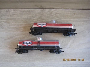 LIFELIKE Model Railways 2 BOGIE TEXACO TANKERS TYCO style couplings - Picture 1 of 2