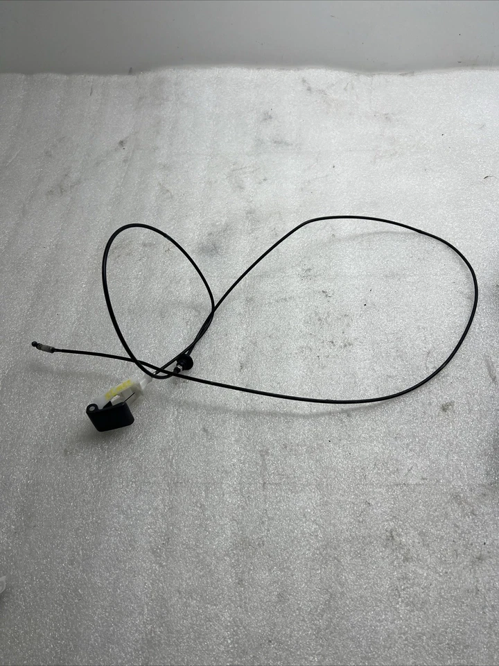 Toyota Prius V 2012 abridor de capó OEM con mango de cable Foto 1 de 4