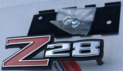 1970-73 Camaro Z-28 Grille Emblem OER Front Grill  Foto 1 de 2
