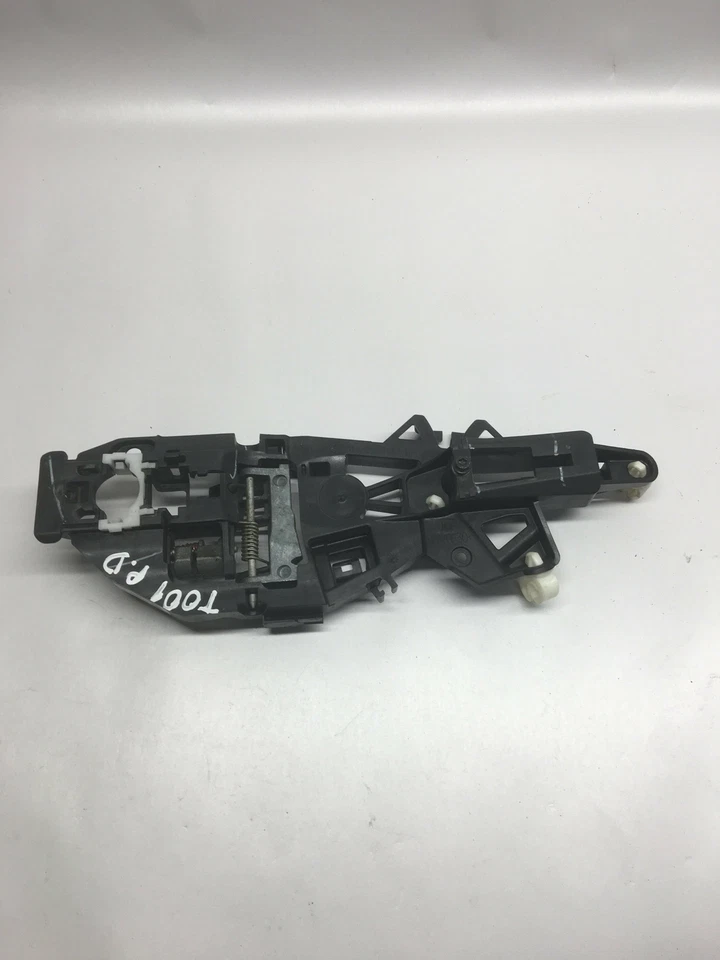 Chevrolet Camaro 2017 puerta delantera derecha marco de manija interior 4608-2100 46082100 Foto 1 de 4