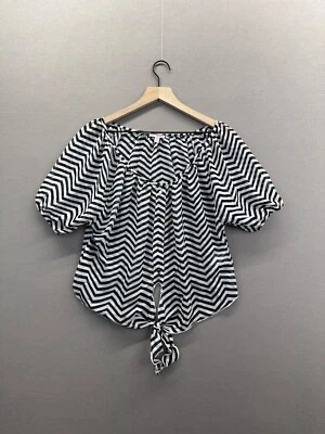 Blusa Bongo para mujer negra a rayas con corbata frontal manga corta cuello redondo talla grande Foto 1 de 4