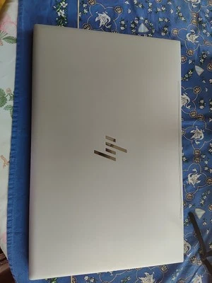 Portátil HP ENVY Pantalla Táctil  Foto 1 de 4