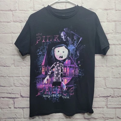 Camiseta Coraline Pink Palace para mujer L Laika Keep One Eye Open camiseta gráfica Foto 1 de 4