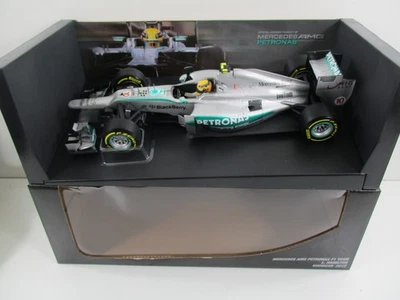 MERCEDES AMG PETRONAS F1 TEAM L.Hamilton SHOWCAR 2013 MINICHAMPS  1/18 - Photo 1/4