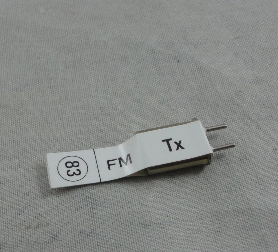 Airtronics 75Mhz FM Coche/Camión Transmisor Cristal CH83 Canal 83 72.850Mhz Foto 1 de 1