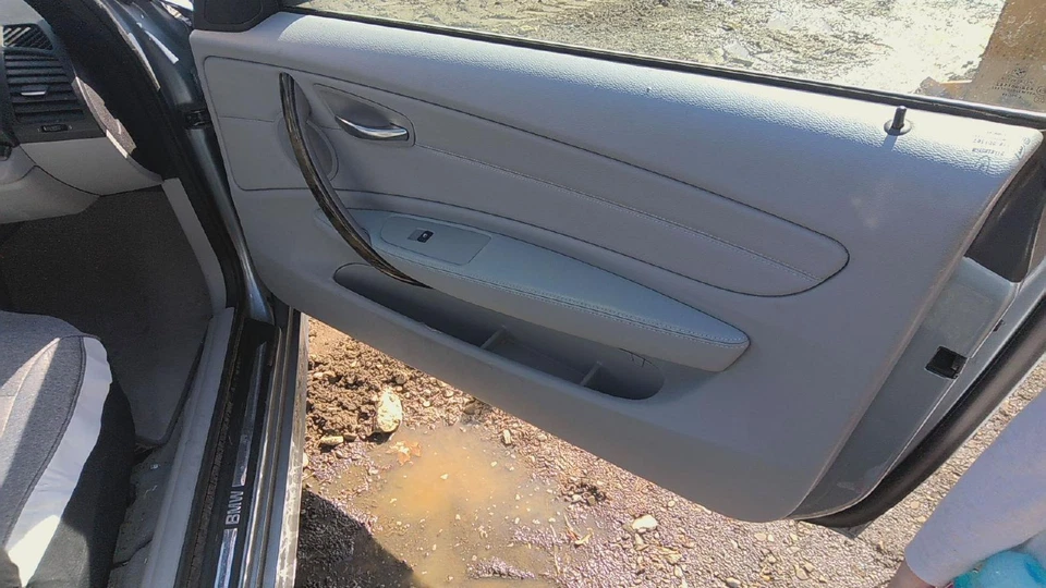 10 BMW 128I Right Leather Boston/alska Grey See Pics Front Door Trim Panel Foto 1 de 2