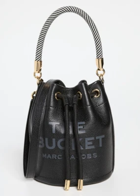 Bolsa tiracolo Marc Jacobs The Leather Bucket ~Nova com etiquetas~ preta - Imagem 1 de 4