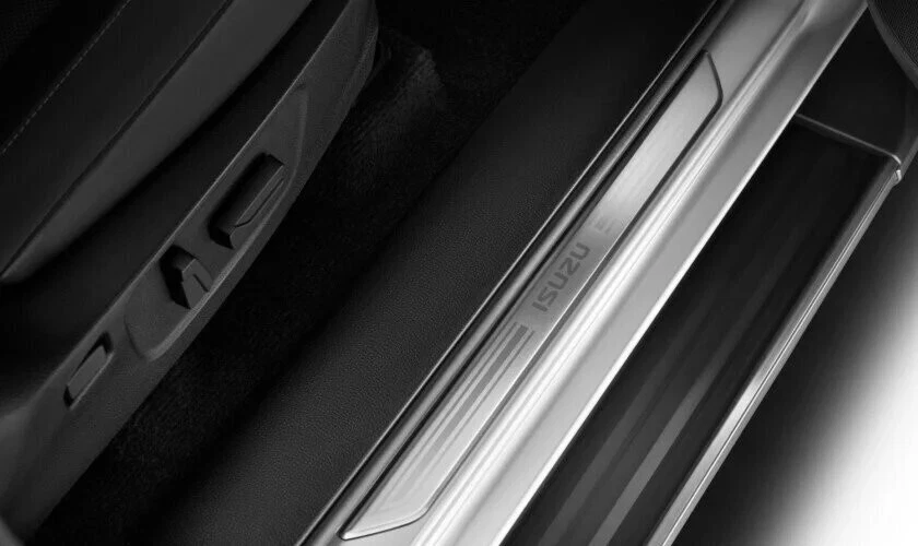 Genuine Isuzu MU-X MUX D-MAX DMAX MY21 2021 Onwards Alloy Scuff Plates Set of 4 - image 1 of 4