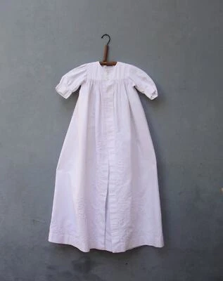 Antiguo vestido de bautizo bordado Foto 1 de 4