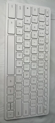 Genuine HP  Chrome-base 21.5 Blue tooth 910 White Blue Tooth Keyboard TPA-P003K - Image 1 of 4