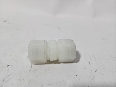 Parker N8UC8 Tubing Connector Fitting (Box Of 49) - Image 1 of 4