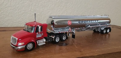 DCP 31855 Groendyke International ProStar w/Heil Fuel Tanker 1/64 - Image 1 of 4