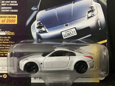 Nissan 350Z 2004 escala 1:64 diecast por Johnny Lightning Foto 1 de 3