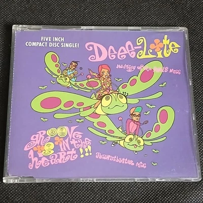 Deee-Lite - Groove Is In The Heart!!! (1990 European CD) Foto 1 de 4
