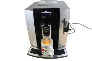 Jura E8 Kaffeevollautomat defekt - Bild 1 von 6