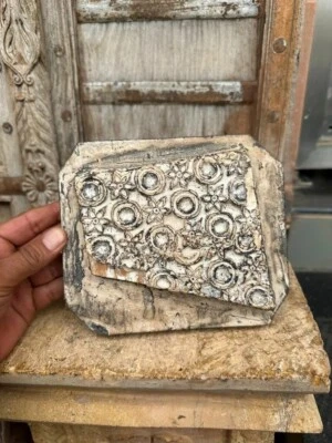 Hermoso bloque de impresión de bloque textil floral tallado a mano antiguo de madera de 1750’s Foto 1 de 4