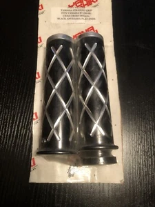 Yana Shiki A3258B Black Cross Design Billet Grips Yamaha R1 R6 7/8" - Picture 1 of 6