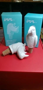 Set of 2 Safari ceramic wine stoppers. Rhino & Parrot designed by Michael Madjus - Picture 1 of 6