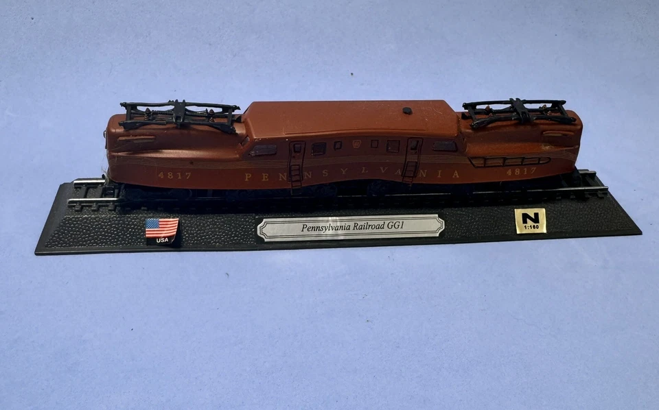 Pennsylvania Train GG1 USA 1:160 Railroad Locomotive Del Prado 049 Display - Image 1 of 4
