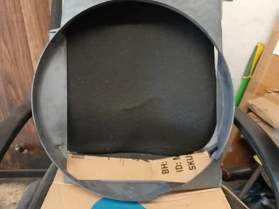 1981-1985 Mercedes-Benz 300D W123 Radiator Cooling Fan Shroud OEM 126 505 0655 - Image 1 of 4