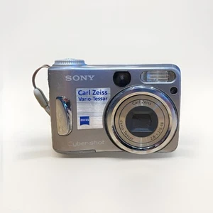 Sony Cyber-Shot DSC-S60 4,1 megapixel fotocamera digitale argento con scheda 512 MB testata - Foto 1 di 8