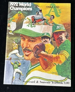1972 world champion Oakland A’s scorecard and Yearbook⚾️ - Picture 1 of 3