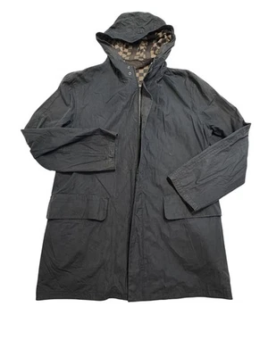 Parka de lluvia vintage Louis Vuitton recubierta de cera en negro Foto 1 de 4