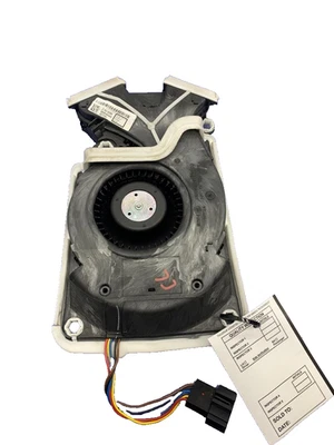 2014 - 2016 MERCEDES E-CLASS OEM CENTER CONSOLE BLOWER MOTOR A2048300008 - Image 1 of 4