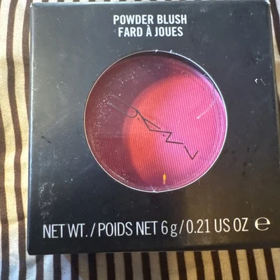 MAC Powder Blush – Let’s Be Friends (Sample) – 6g / 0.21oz – Rare Shade – New - Image 1 of 3