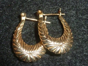 14K SOLID YELLOW GOLD PETITE DETAILED U-HOOP EARRINGS - Picture 1 of 7