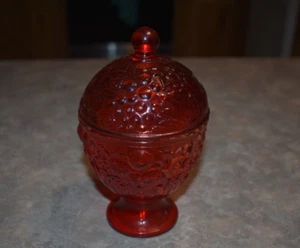 VINTAGE AVON CRANBERRY GLASS CANDY DISH 6'' WITH LID (H) - Picture 1 of 6
